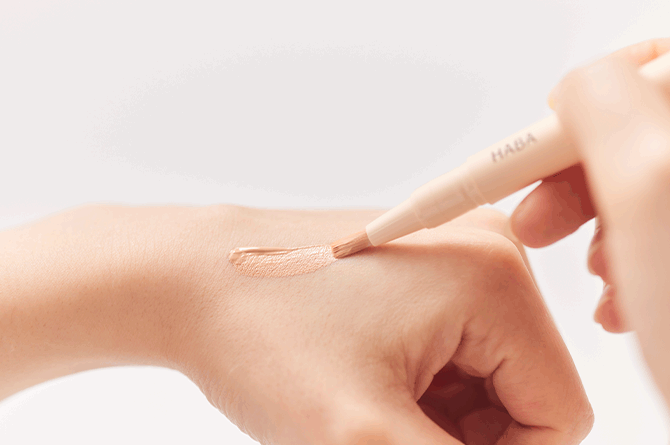 筆タイプだからかんたんに塗れて使いやすい