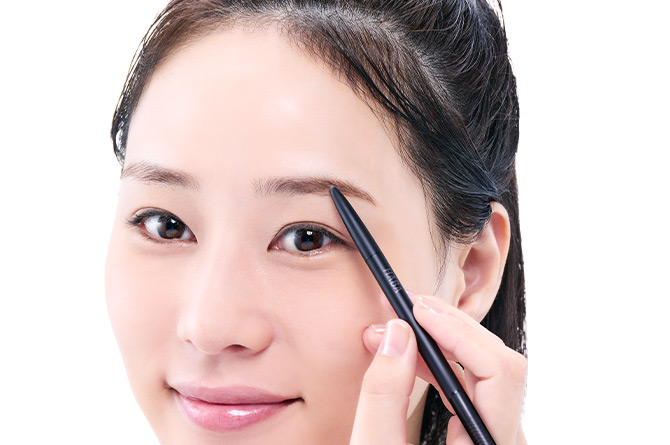 眉1本1本を繊細に描けるやわらかペンシル