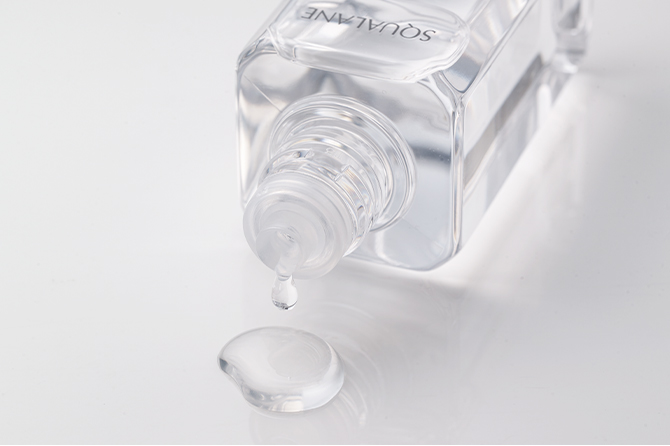 ひと塗りで鮮やかで発色